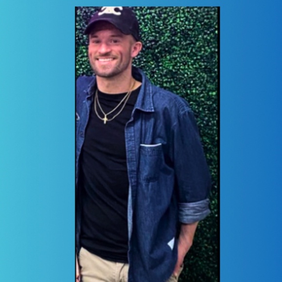 Meet your Posher, Derek! - Picture 3 of 5